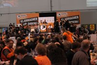 Bundesparteitag in Neumünster – rund 1500 Piraten wählen neuen Vorstand und sprechen sich einstimmig gegen Holocaustleugnung und -relativierung aus!